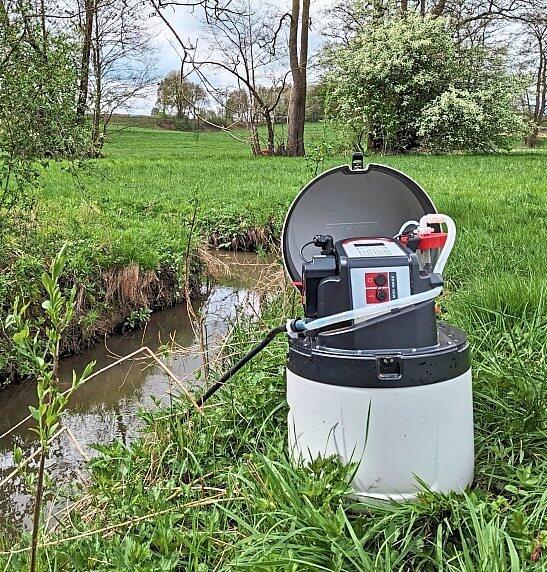 Mit diesem Gerät wurde das Wasser automatisch entnommen.