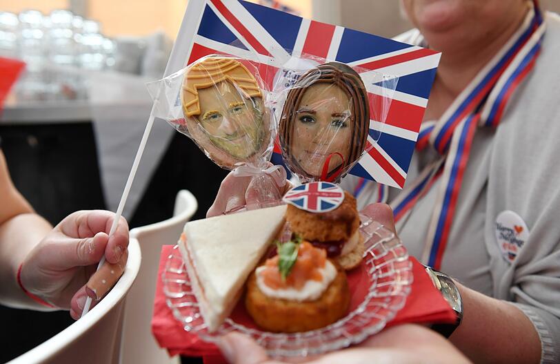 Public Viewing in München zur Hochzeit von Prinz Harry und Meghan Markle. Die Bilder.