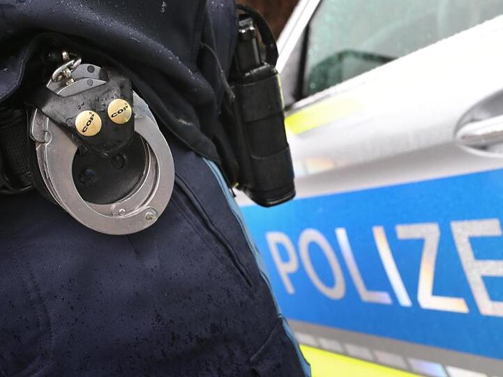 Zwei mal machte es am Mittwoch "Klick" bei der Deggendorfer Verkehrspolizei. (Symbolbild)