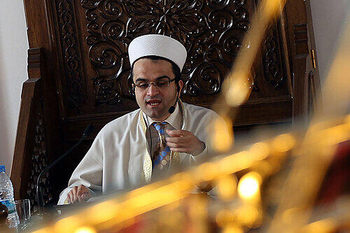 Ein Imam bei der Arbeit