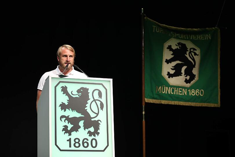 Die Bilder von der Mitgliederversammlung der Münchner Löwen im Zenith.