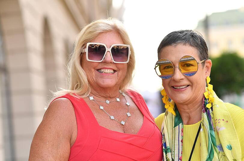 Renate Olbricht und Dr. Monika Beer