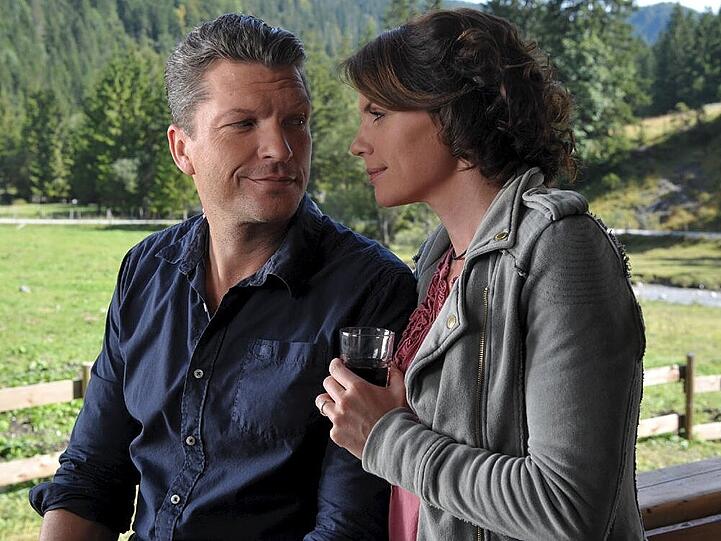 Hardy Krüger jr. und Gisa Zach in der ZDF-Serie "Forsthaus Falkenau"