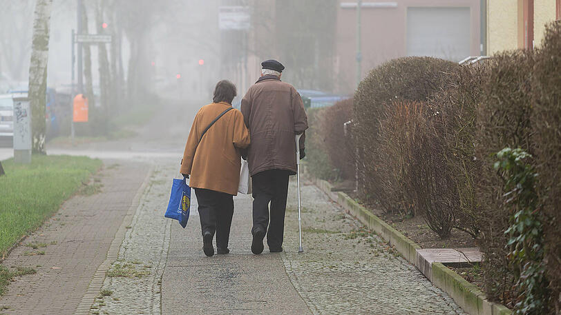 Am Lebensabend nur wenig Geld zur Verfügung haben &ndash; diese Sorge treibt viele Senioren um.