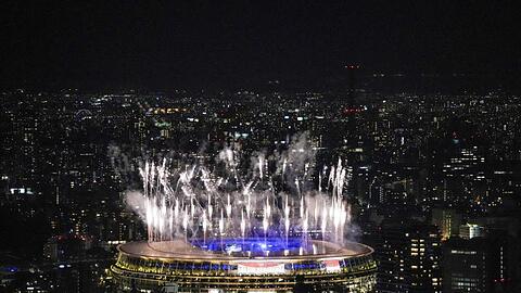 Ein Feuerwerk erleuchtete das Stadion in Tokio.