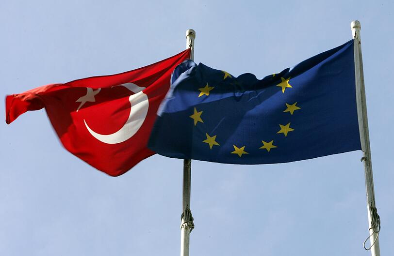 Wegen der Flüchtlingskrise nähern sich die Europäische Union und die Türkei.