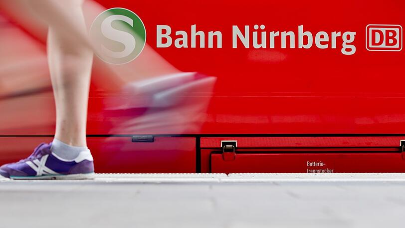 Eine Fünfjährige ist alleine mit der S-Bahn nach Nürnberg gefahren - weil ihr langweilig war.