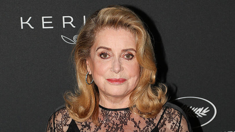Catherine Deneuve erholt sich noch immer von ihrem Schlaganfall