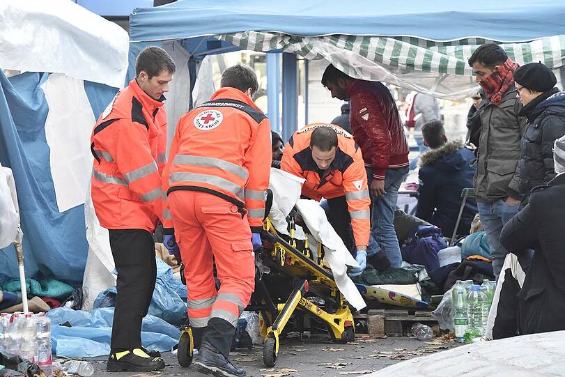 Am Freitagabend räumte die Polizei das Flüchtlingscamp am Sendlinger Tor. Die Bilder vom Einsatz.