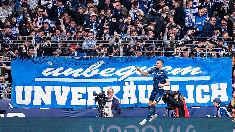Bochums Erhan Masovic feiert sein Tor zum 1:0 gegen RB Leipzig.