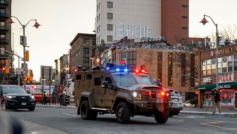 Nicolás Maduro ist für seinen ersten Termin zu einem Gericht in New York gebracht worden. Nicolás Maduro ist für seinen ersten Termin zu einem Gericht in New York gebracht worden.