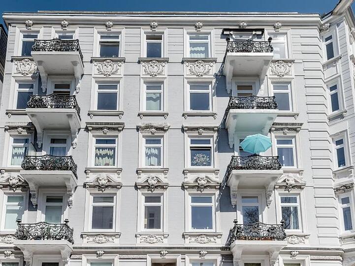 Menschen, die in den eigenen vier Wänden wohnen, profitierten vom Immobilienboom - ihr Vermögen wuchs besonders kräftig.