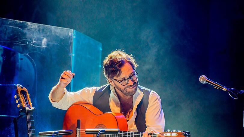 Al Di Meola gilt seit Jahrzehnten als einer der besten Gitarristen der Welt. Al Di Meola gilt seit Jahrzehnten als einer der besten Gitarristen der Welt.