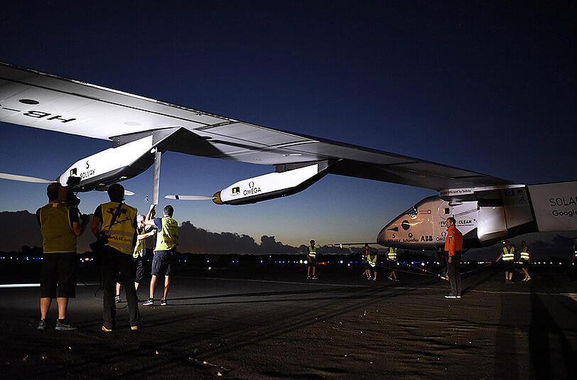Bevor das Solarflugzeug den Atlantik überqueren soll, stehen noch mindestens drei Stopps in den USA an. Foto: Christophe Chammartin