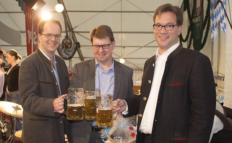 Gute Stimmung im Festzelt: Markus Rinderspacher, Ralf Stegner und Florian Pronold.