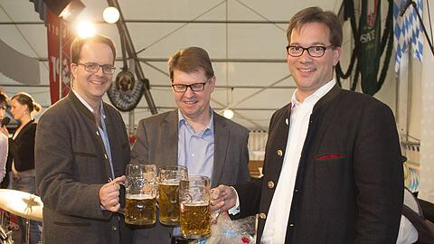 Gute Stimmung im Festzelt: Markus Rinderspacher, Ralf Stegner und Florian Pronold.
