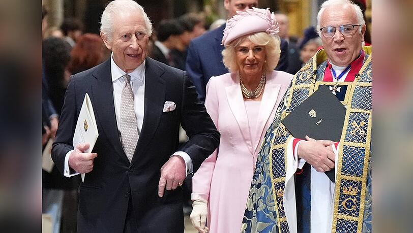 K&ouml;nig Charles und K&ouml;nigin Camilla 2025 in der Westminster Abbey.