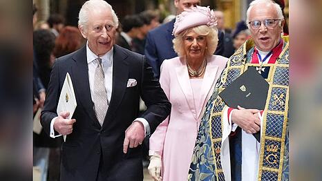 K&ouml;nig Charles und K&ouml;nigin Camilla 2025 in der Westminster Abbey.