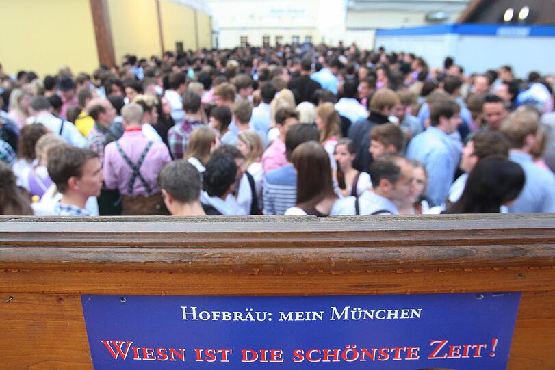 Es ist endlich wieder soweit: München und die Welt feiert die Wiesn. Die besten Bilder des ersten Tages