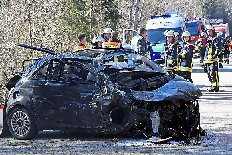 Der 71-jährige Fahrer aus München wurde schwer verletzt.