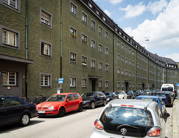 Vielleicht so 70er-Jahre wie keine andere Straße in München: Blick in die Voßstraße in Untergiesing. Vielleicht so 70er-Jahre wie keine andere Straße in München: Blick in die Voßstraße in Untergiesing.