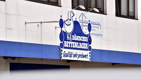 Eine Filiale des Dänischen Bettenlagers geriet ins Visier von einer Ladendieb-Bande (Symbolbild).