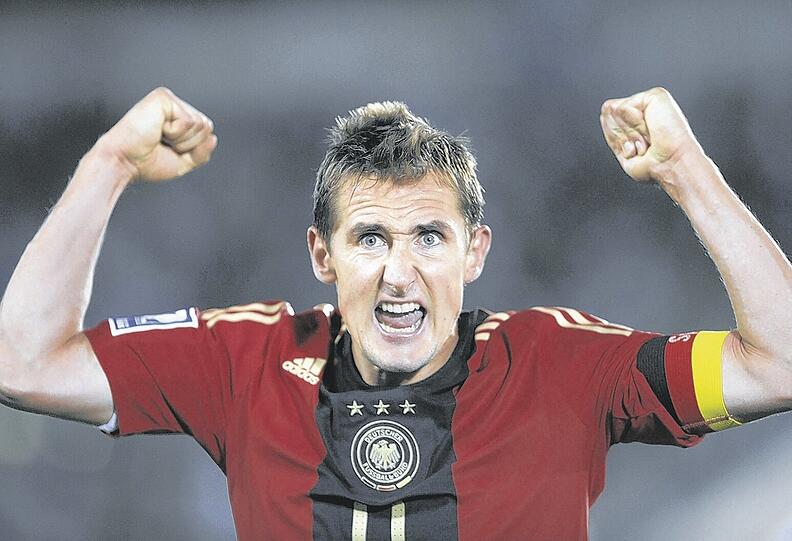 Feiert seine drei Treffer im WM-Qualifikationsspiel gegen Finnland und ist bei Bayern gesetzt: Miroslav Klose.