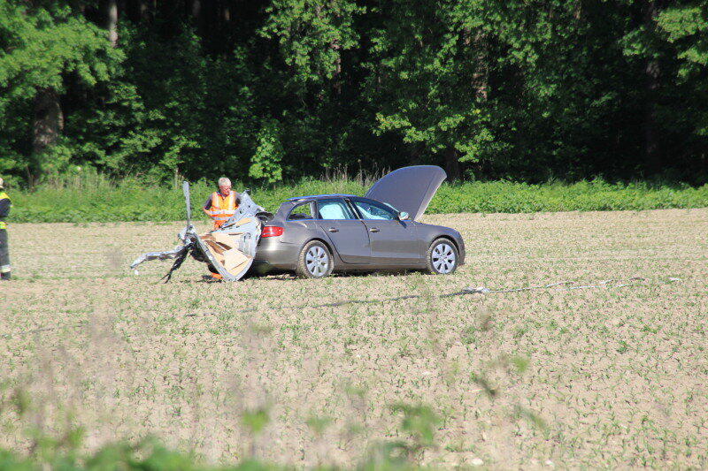 Schwerer Unfall auf der A 8: Ein Audi rast ins Stauende. Der Fahrer kommt ums Leben. Die Bilder
