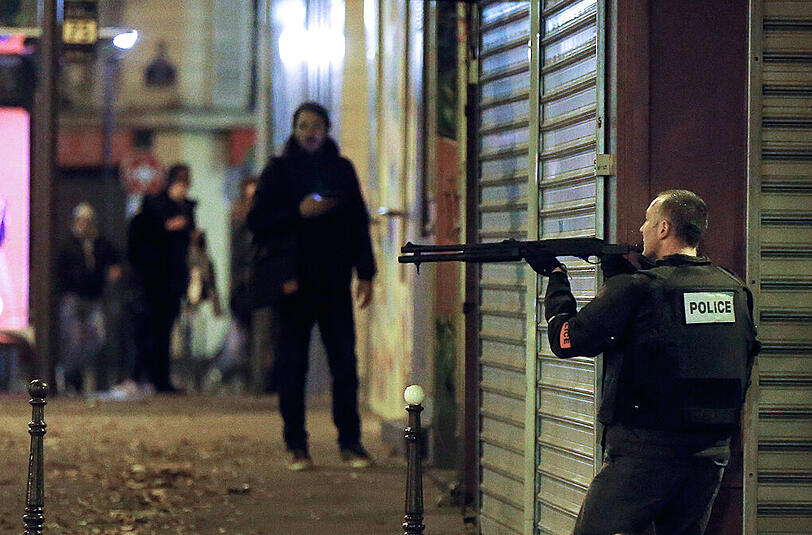 Schüsse, Explosionen, Tote und Verletzte: die Bilder von der verheerenden Anschlagsserie in Paris.
