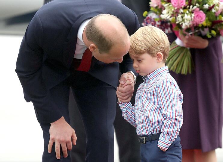 Fest an Papas Hand: Prinz George
