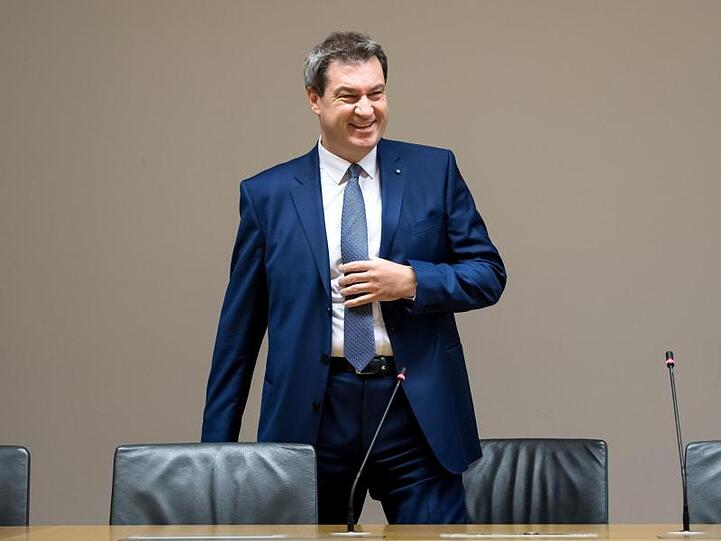 Einen Tag nach seiner erklärten Kandidatur für den CSU-Vorsitz stellt sich Markus Söder den Fragen der Journalisten.