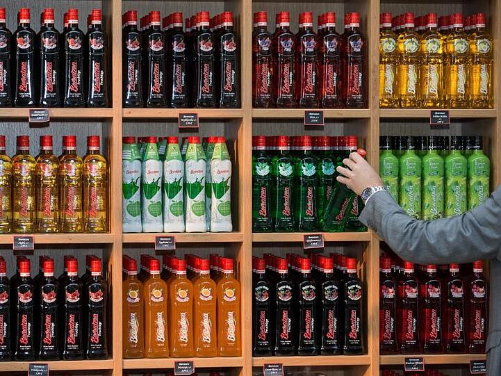 Im vergangenen Jahr habe die Limonadenmarke "Mio Mio" mit 25 Millionen Flaschen und einem Zuwachs von 40 Prozent einen Absatzrekord erzielt, berichtet Berentzen.