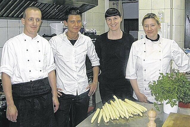Kommen auf Bestellung in jedes Haus "Rent-a-Cook"-Erfinderin Sandra Dennerlein und ihr Team.