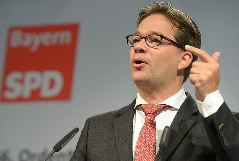 Der Landesvorsitzende der Bayern SPD, Florian Pronold, spricht am 27.06.2015 in Hirschaid (Bayern) beim 66. Landesparteitag der SPD Bayern.