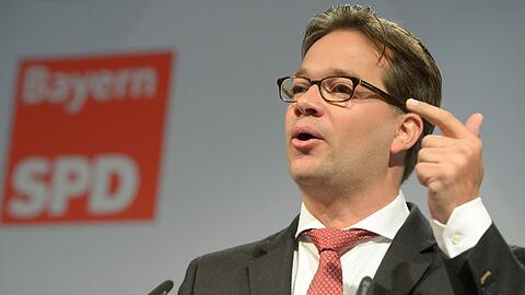 Der Landesvorsitzende der Bayern SPD, Florian Pronold, spricht am 27.06.2015 in Hirschaid (Bayern) beim 66. Landesparteitag der SPD Bayern.