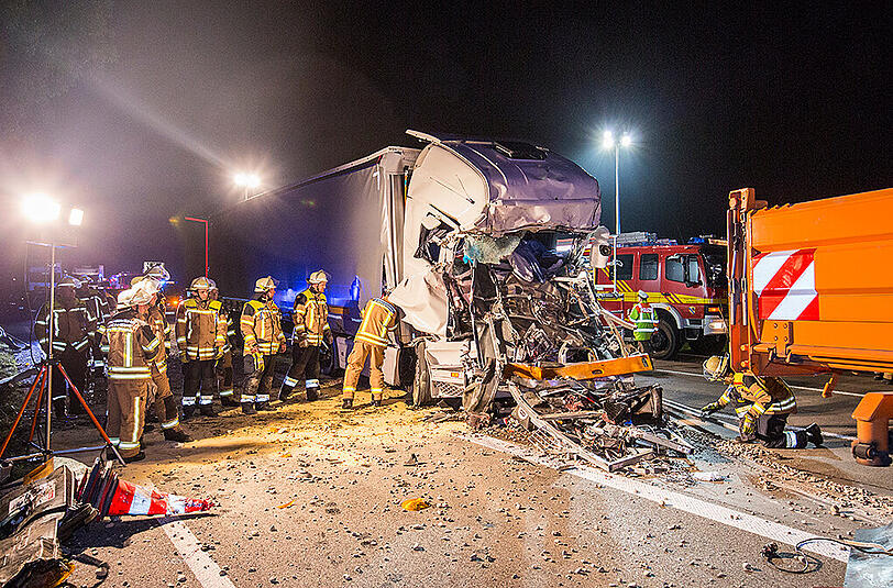 In einem Baustellenbereich auf der A99 kam es am Mittwochabend zu einem schweren Unfall.