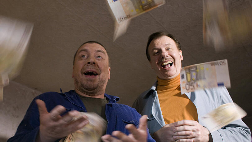 Armin Rohde (l.) und Ludger Pistor (r.) freuen sich über den Geldsegen Armin Rohde (l.) und Ludger Pistor (r.) freuen sich über den Geldsegen