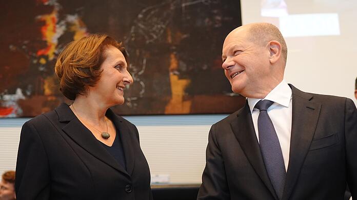Britta Ernst begleitet ihren Mann, Kanzler Olaf Scholz, auch auf Terminen - legt aber Wert darauf, dass sie ein eigenes Leben hat (Archivbild).