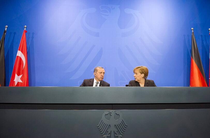 Richtig blendend haben sie sich nicht verstanden: der türkische Regierungschef Recep Tayyip Erdogan und Kanzlerin Angela Merkel bei ihrer gemeinsamen Pressekonferenz in Berlin.