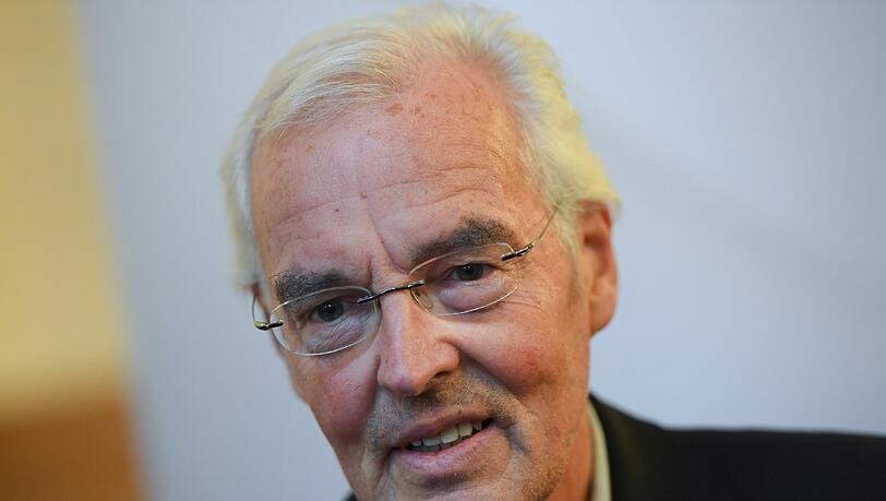Bodo Kirchhoff erhält den Deutschen Buchpreis 2016 für den Roman "Widerfahrnis". Bodo Kirchhoff erhält den Deutschen Buchpreis 2016 für den Roman "Widerfahrnis".