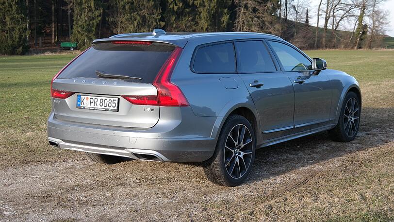 Der V90 Cross Country ist mit einer Fülle von Assistenzsystemen ausgestattet.
