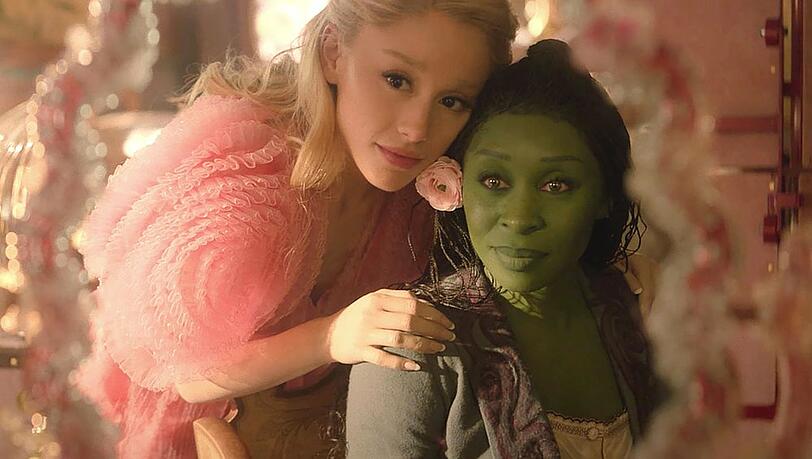 Die Musicalverfilmung "Wicked" mit Ariana Grande ist ein Kassenschlager. Die Autoren hinter dem Film werden bei den WGA Awards geehrt.