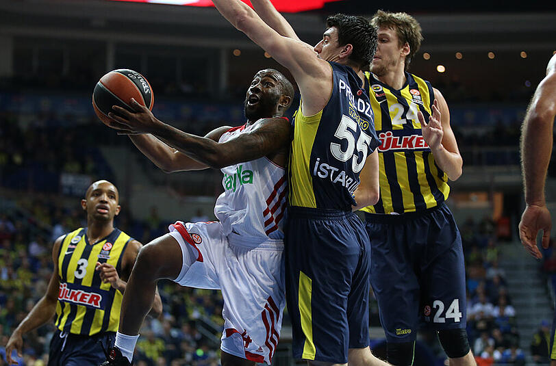 Szene aus dem Spiel zwischen Fenerbahce Istanbul und dem FC Bayern.