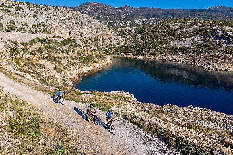 Abwechslungsreiches Gelände bietet Mountainbikern und Mountainbikerinnen unglaublichen Fahrspaß.