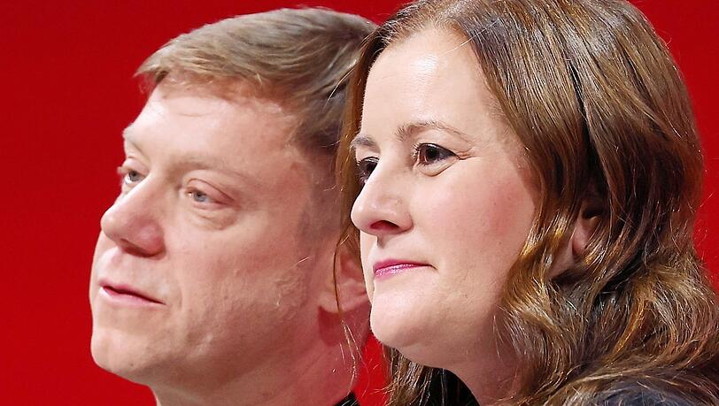 Da schienen sie noch zuversichtlich: Die bisherigen Parteivorsitzenden der Linken, Martin Schirdewan und Janine Wissler, beim Parteitag in Augsburg im November.