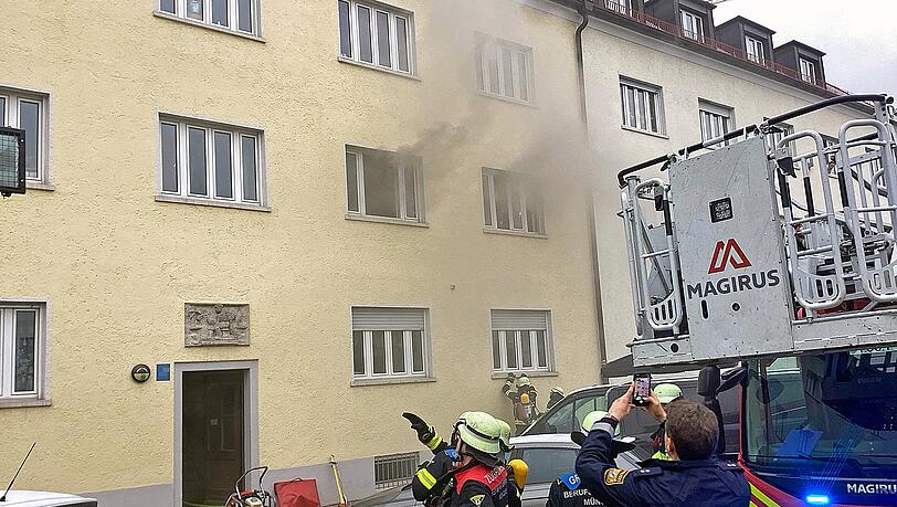 Zum genauen Sachschaden und der Brandursache liegen noch keine Informationen vor.