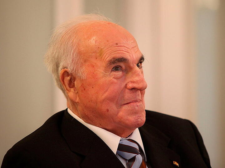 Helmut Kohl in der hessischen Staatskanzlei im Dezember 2012