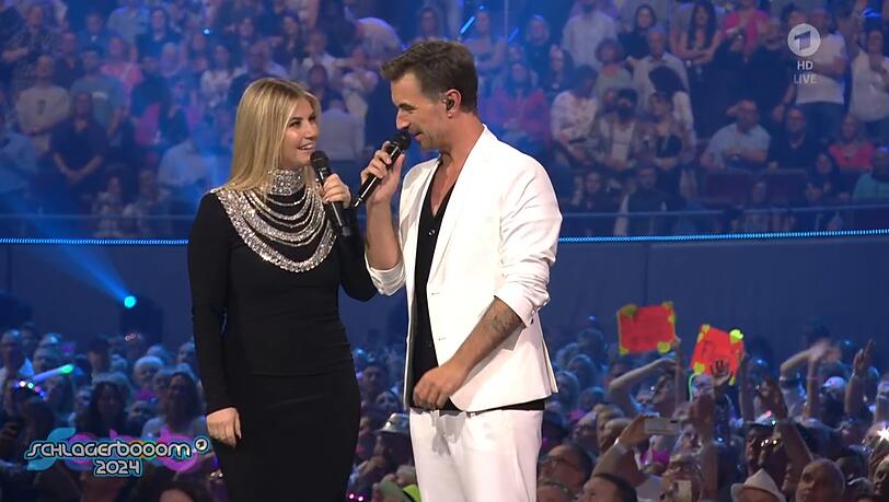 Beatrice Egli wurde beim "Schlagerboom" live mit Gold ausgezeichnet. Beatrice Egli wurde beim "Schlagerboom" live mit Gold ausgezeichnet.