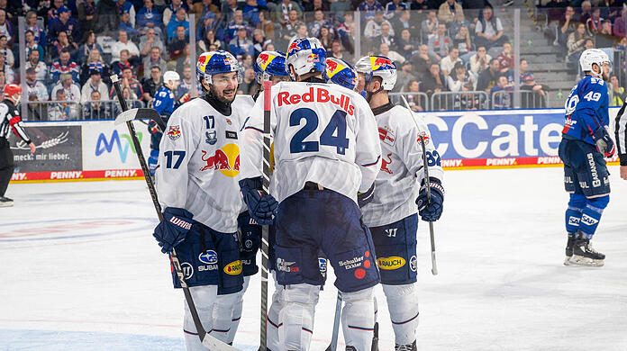 Der EHC jubelt auch in Playoff-Spiel drei gegen die Adler Mannheim.