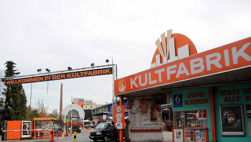 Wer hat den Überfall am Sonntagmorgen nahe der Kultfabrik beobachtet? Die Polizei sucht nach Zeugen. (Archivbild) Wer hat den Überfall am Sonntagmorgen nahe der Kultfabrik beobachtet? Die Polizei sucht nach Zeugen. (Archivbild)